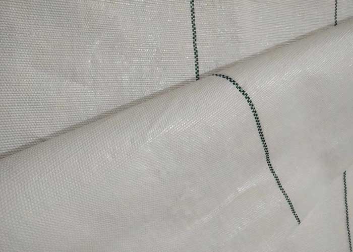 White landscape fabric for soilless cultivation and crops with-reflective requirements